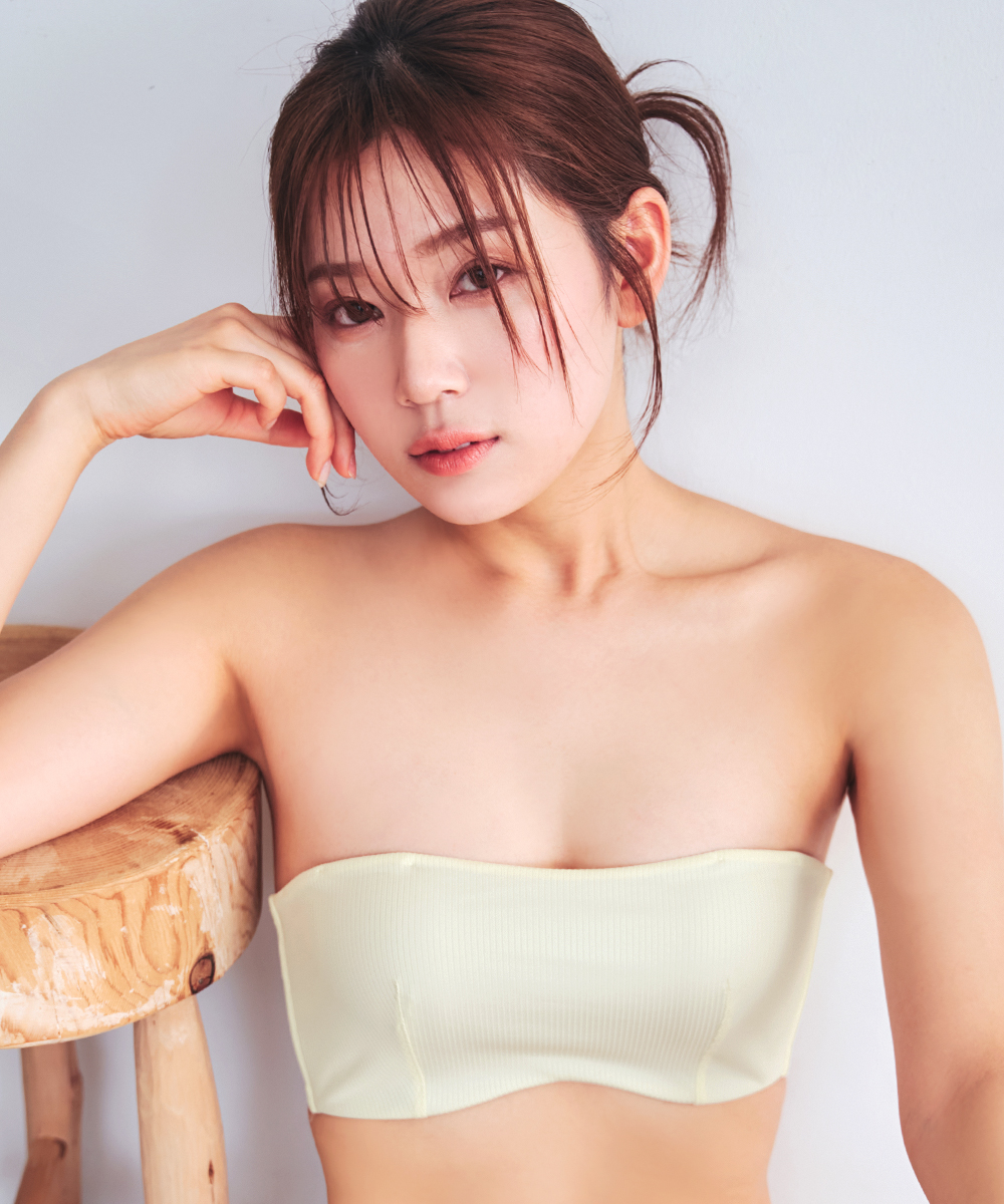 リブストラップレス  ハーフカップ 超盛ブラ(R) 単品ブラジャーは、ストラップレスとして使えるメリットの他に、見せブラとしてファッション使いできるオシャレアイテムです。